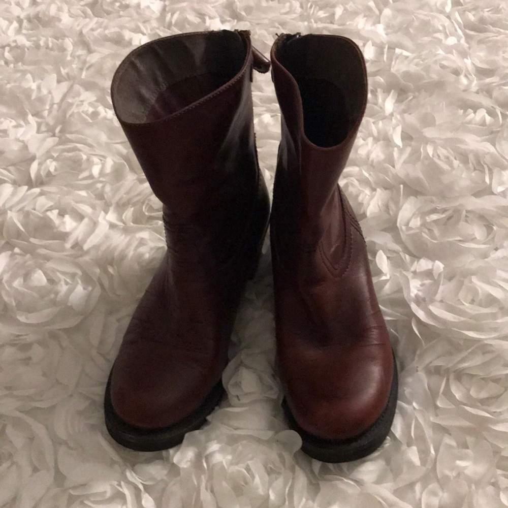 STEVE MADDEN BROWNISH-BURGUNDY LEATHER BOOTS Sz 9